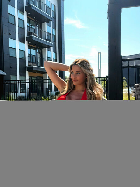 Naakte gelekte OnlyFans-foto van May