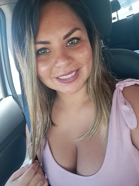 Naakte gelekte OnlyFans-foto van Guadalupe