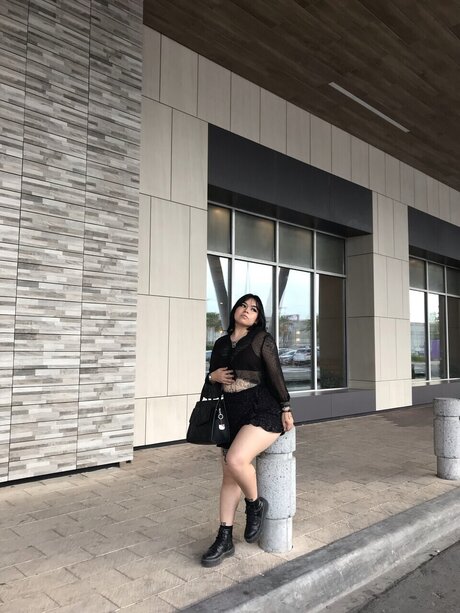 Naakte gelekte OnlyFans-foto van Sara