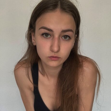 Naakte gelekte OnlyFans-foto van Kartina