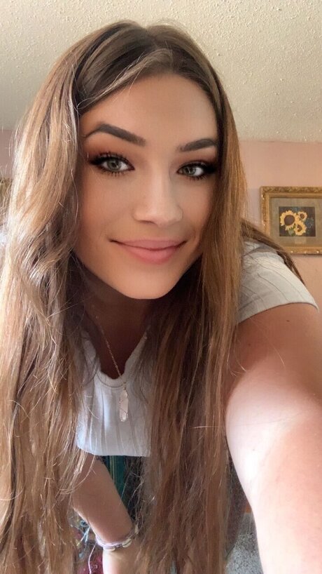 Naakte gelekte OnlyFans-foto van Ky