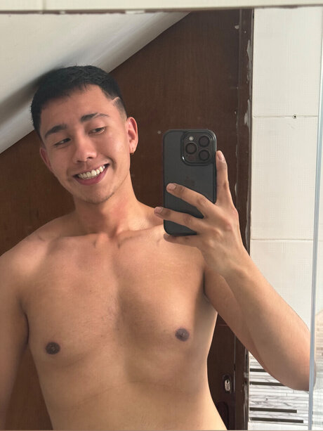 Naakte gelekte OnlyFans-foto van Ivan