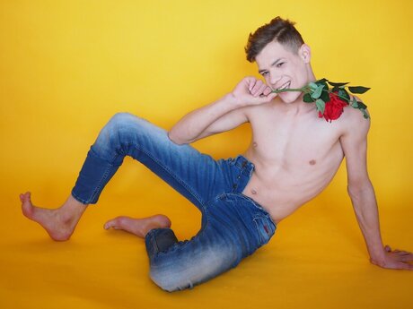 Naakte gelekte OnlyFans-foto van Shorn Franc