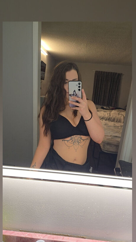 Naakte gelekte OnlyFans-foto van Tiffany Davis