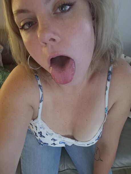 Naakte gelekte OnlyFans-foto van Sparkyspice