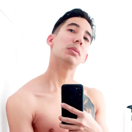 Naakte gelekte OnlyFans-foto van Daniel Travieso