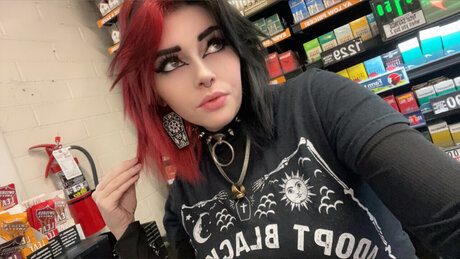 Naakte gelekte OnlyFans-foto van Dahlia Sunflower