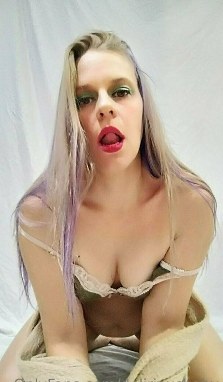 Naakte gelekte OnlyFans-foto van Deliriousbaby