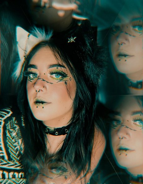 Naakte gelekte OnlyFans-foto van Demonsfree