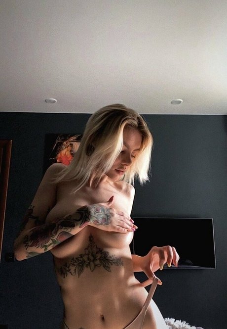 Naakte gelekte OnlyFans-foto van Kendraalane