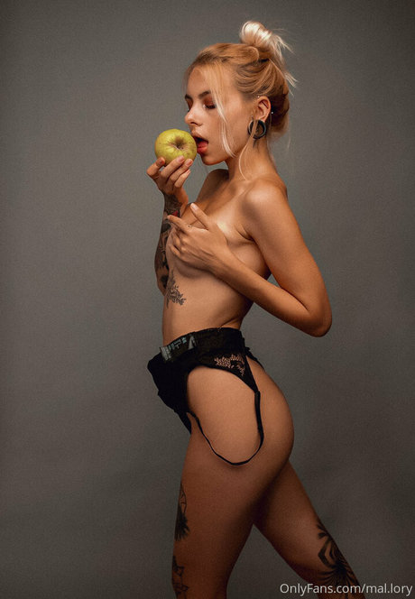 Naakte gelekte OnlyFans-foto van Kendraalane