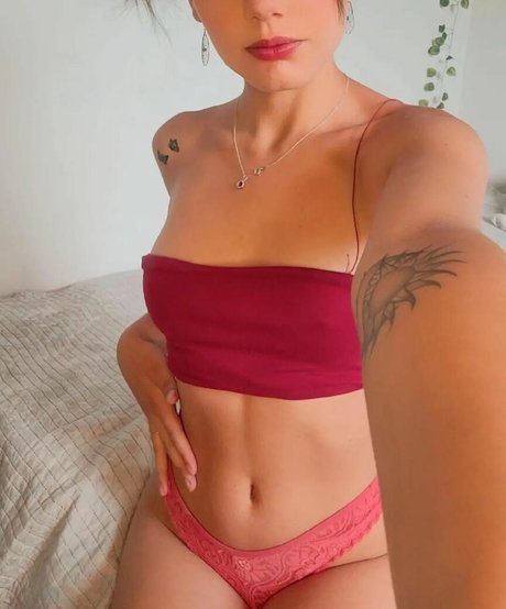 Naakte gelekte OnlyFans-foto van Giovana