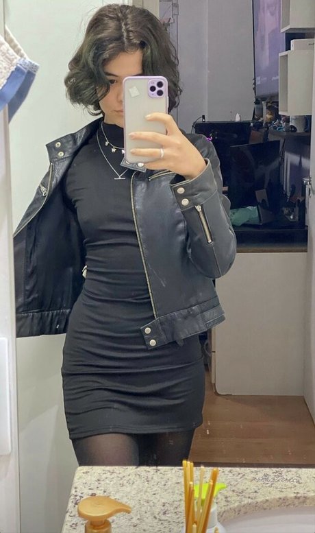 Naakte gelekte OnlyFans-foto van Say Cat Pe