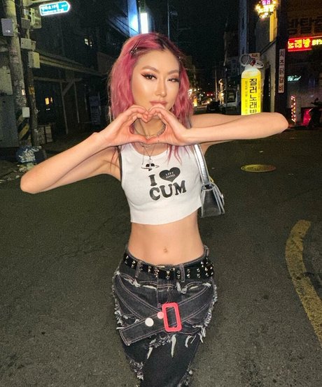 Naakte gelekte OnlyFans-foto van Dj Camgirl