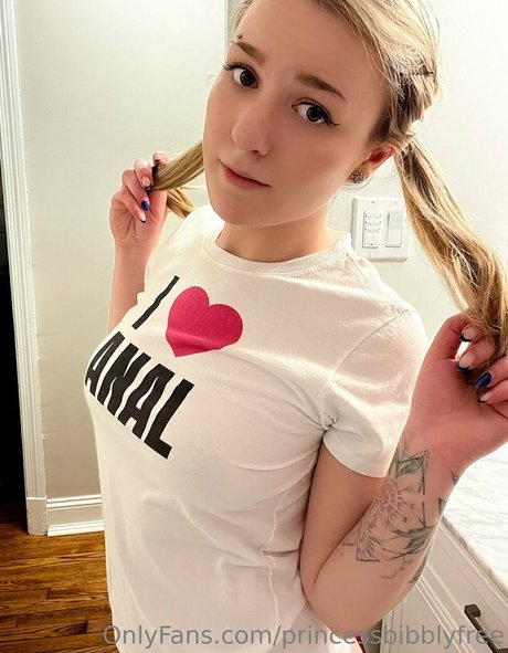 Naakte gelekte OnlyFans-foto van Princessbibblyfree