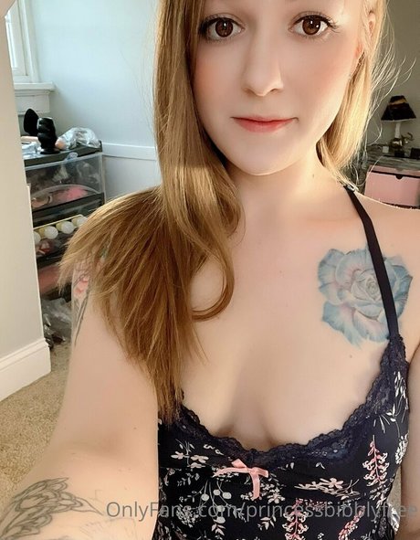 Naakte gelekte OnlyFans-foto van Princessbibblyfree