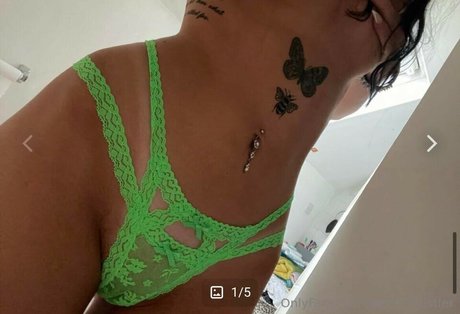 Naakte gelekte OnlyFans-foto van Geminihustlerisback