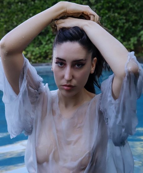 Naakte gelekte OnlyFans-foto van Elohim