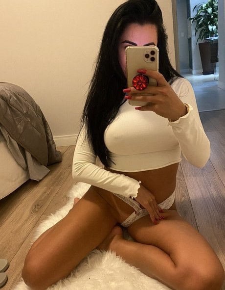 Naakte gelekte OnlyFans-foto van Maira Fraga