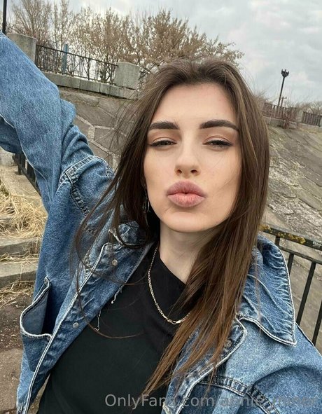 Naakte gelekte OnlyFans-foto van Judymi