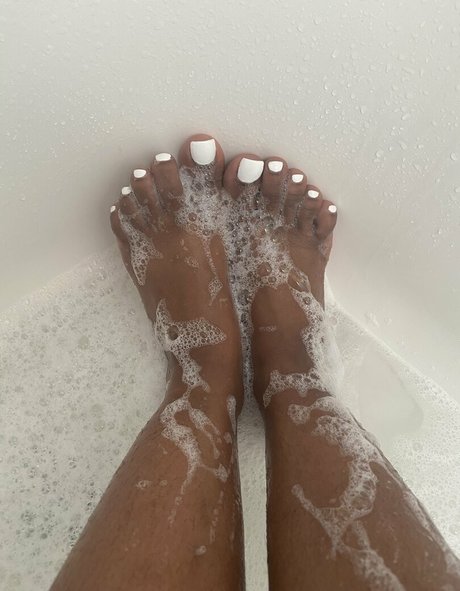 Naakte gelekte OnlyFans-foto van Chocolatefeet8