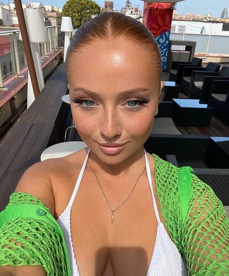Naakte gelekte OnlyFans-foto van Ilonaaln