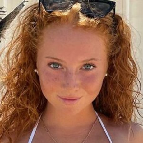 Naakte gelekte OnlyFans-foto van Ilonaaln