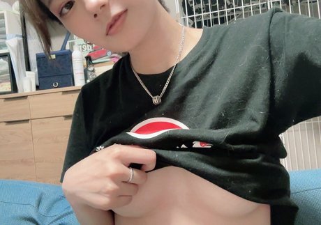 Naakte gelekte OnlyFans-foto van Menmenman39