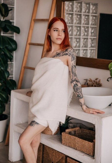 Naakte gelekte OnlyFans-foto van Denly