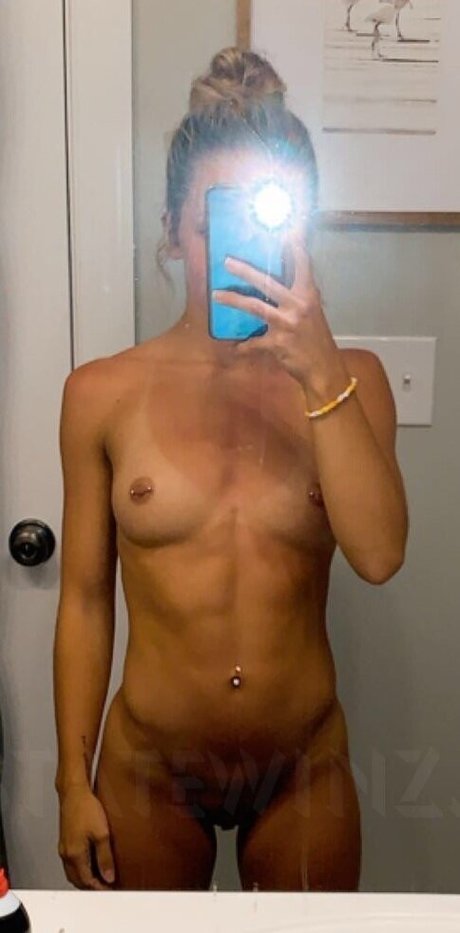 Naakte gelekte OnlyFans-foto van Allie Ross