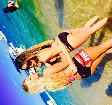 Naakte gelekte OnlyFans-foto van Amber Beiarski