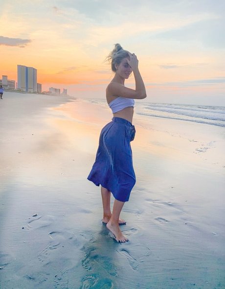 Naakte gelekte OnlyFans-foto van Sarah Kate Stricker