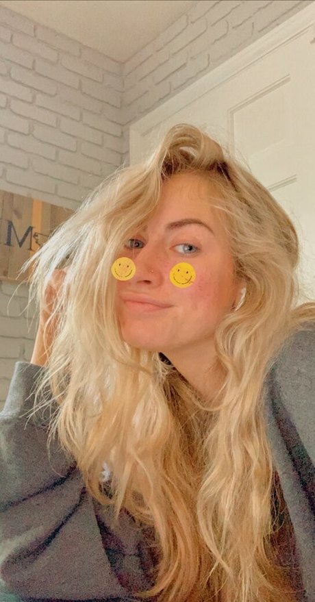 Naakte gelekte OnlyFans-foto van Sarah Kate Stricker