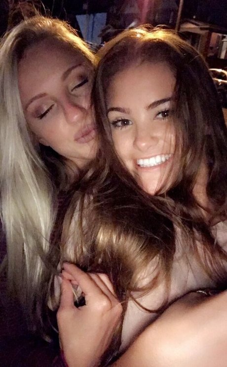 Naakte gelekte OnlyFans-foto van Megan Snider