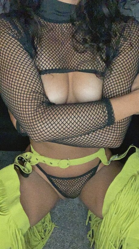 Naakte gelekte OnlyFans-foto van Sasha Sweetness