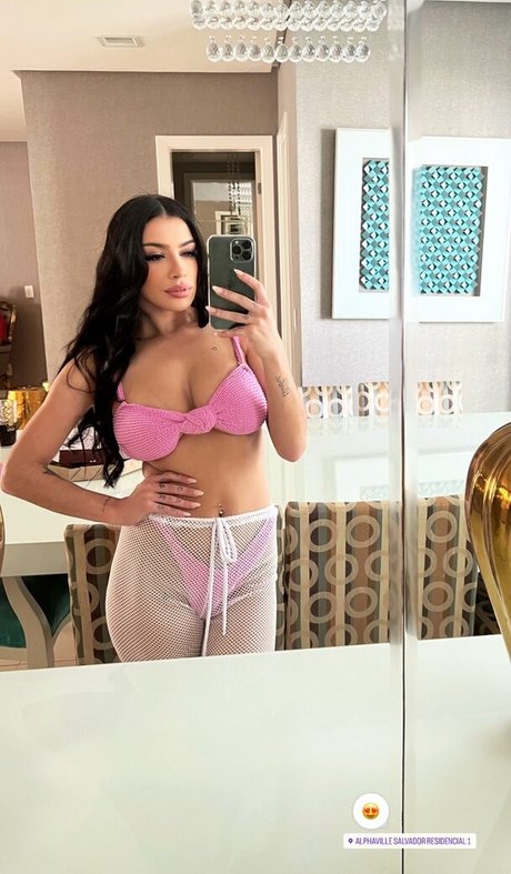 Naakte gelekte OnlyFans-foto van Sasa Damaceno