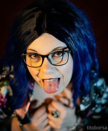 Naakte gelekte OnlyFans-foto van Titoborsafree