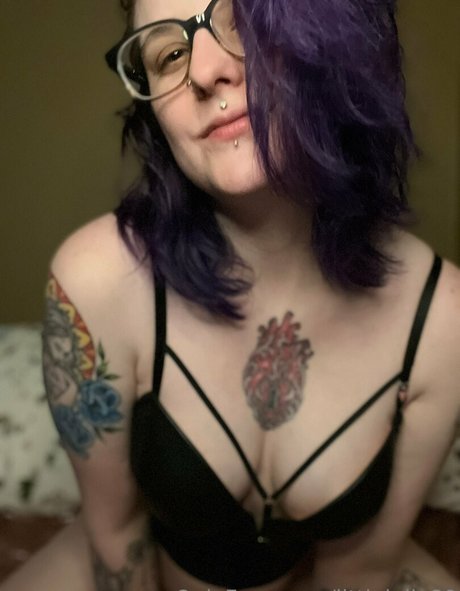 Naakte gelekte OnlyFans-foto van Littlelolly89