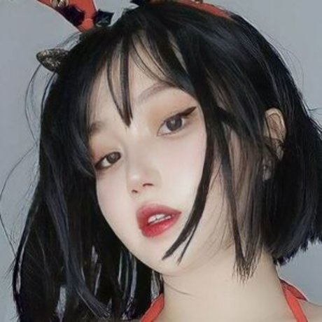 Naakte gelekte OnlyFans-foto van Mizaki Levi