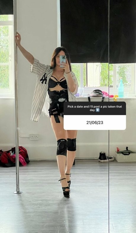 Naakte gelekte OnlyFans-foto van Taylor Ryan