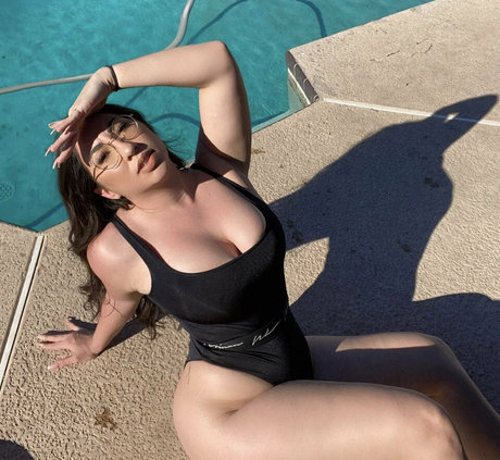 Naakte gelekte OnlyFans-foto van Bellabottoms69