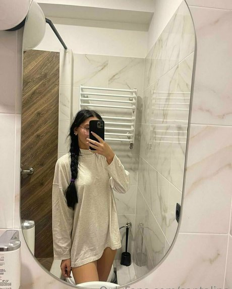Naakte gelekte OnlyFans-foto van Santalips