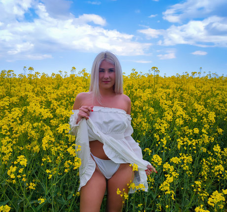Naakte gelekte OnlyFans-foto van Aniebfree