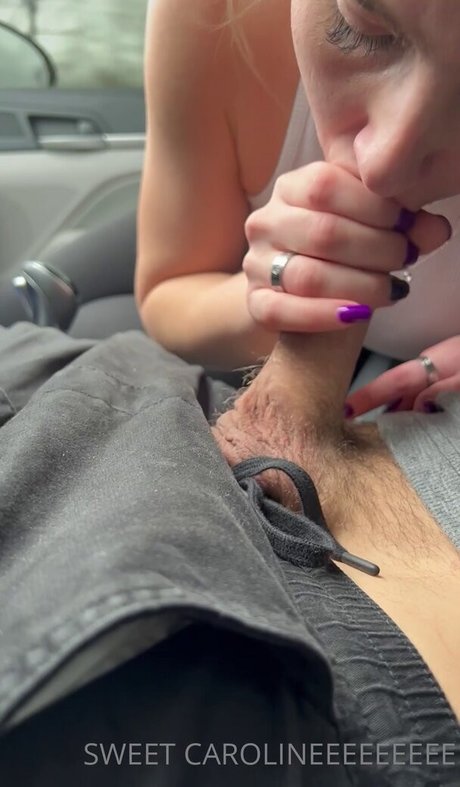 Naakte gelekte OnlyFans-foto van Caroline Skubal