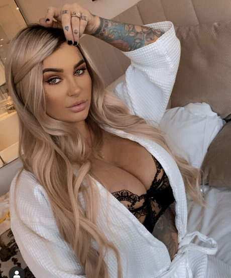 Naakte gelekte OnlyFans-foto van Allaina Vader