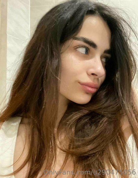 Naakte gelekte OnlyFans-foto van Wednesdayadd
