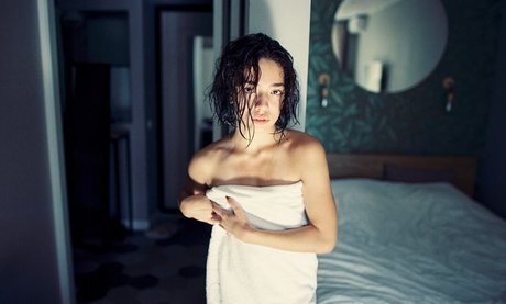 Naakte gelekte OnlyFans-foto van Ella Flare