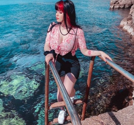 Naakte gelekte OnlyFans-foto van Shini Waifu