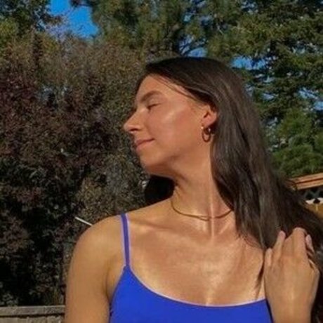 Naakte gelekte OnlyFans-foto van Heidihotte