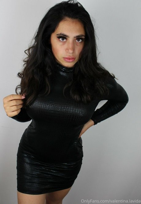 Naakte gelekte OnlyFans-foto van Valentinalavida